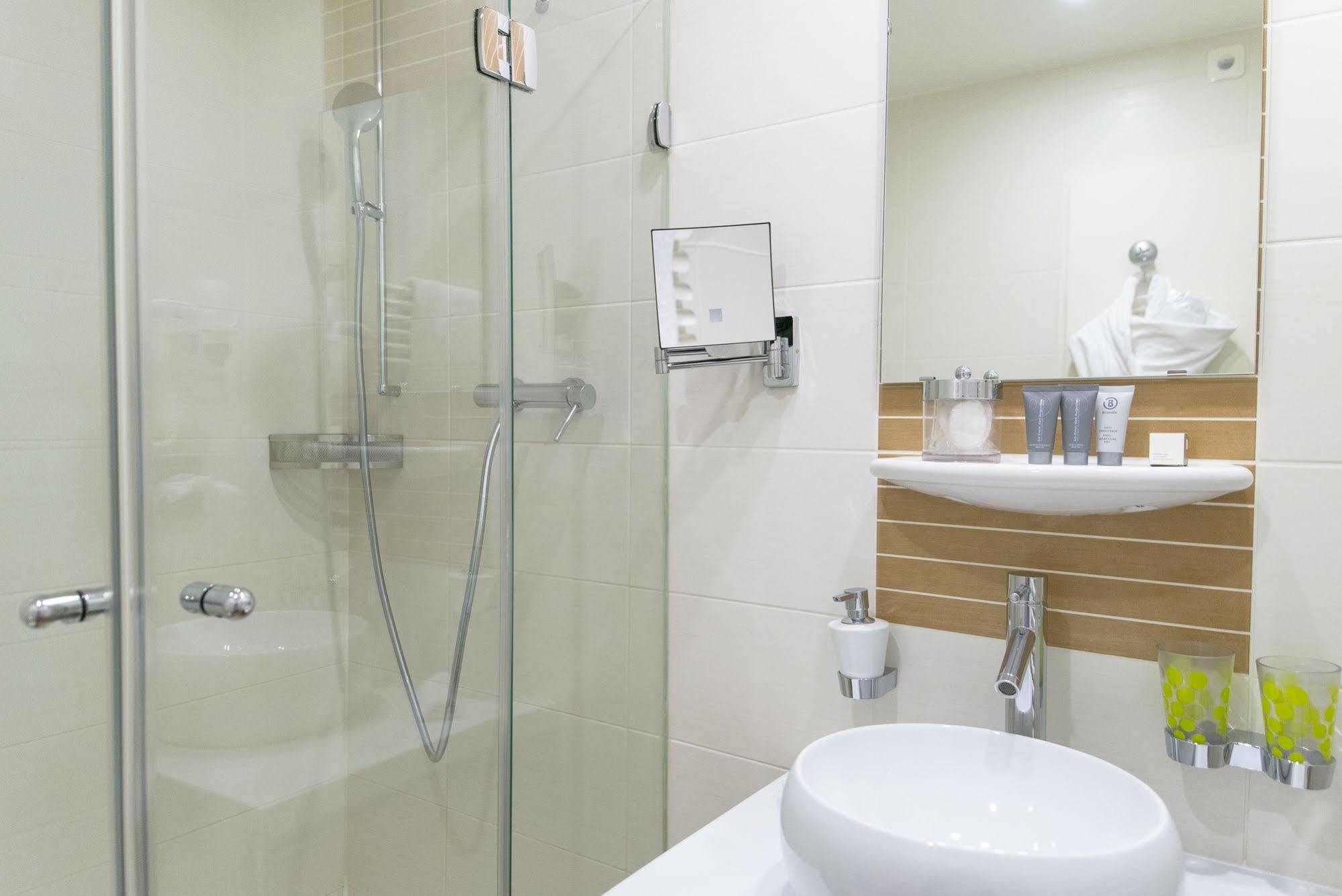 La Cour Des Augustins Boutique Gallery Design Hotel Женева Екстериор снимка